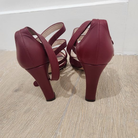 Heels - Picture 3 of 3